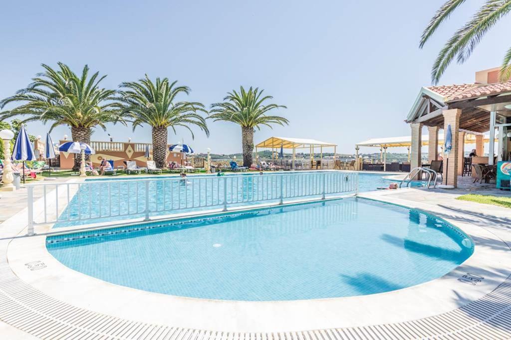 Kapetanios Apartments Agios Stefanos Avliotes  Bagian luar foto