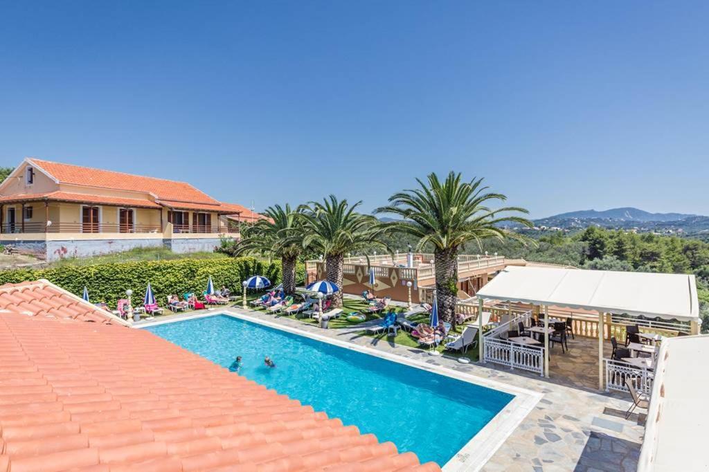 Kapetanios Apartments Agios Stefanos Avliotes  Bagian luar foto