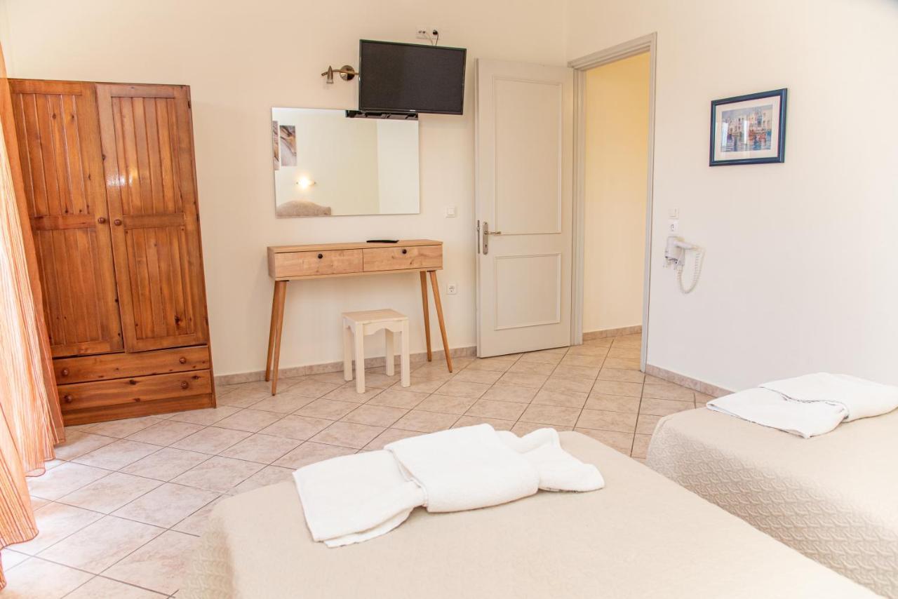 Kapetanios Apartments Agios Stefanos Avliotes  Bagian luar foto